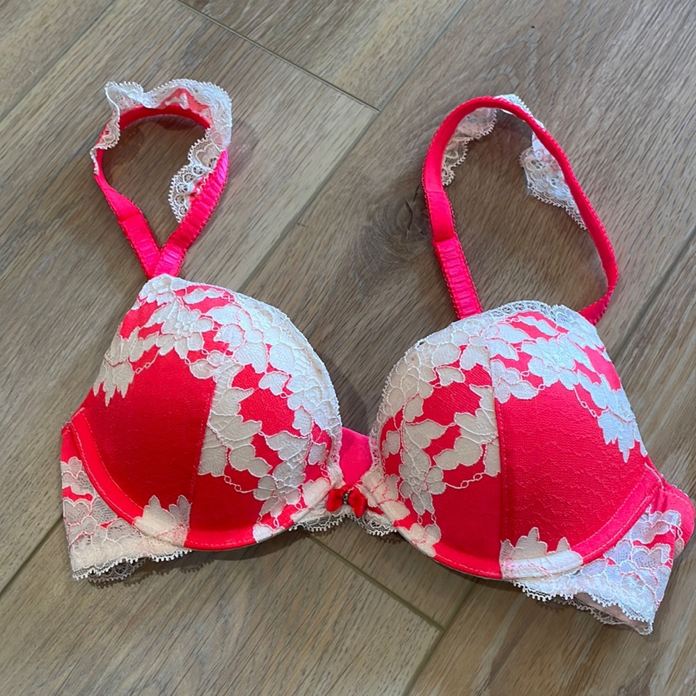 Victoria’s Secret Lace Ruffle Bra
